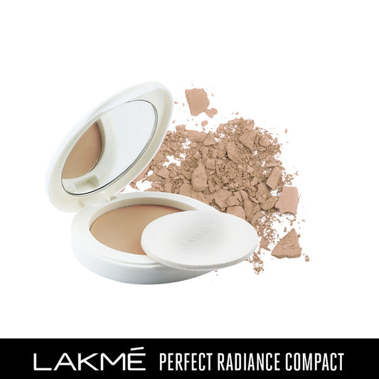 Lakme Perfect Radiance Compact SPF 23 - Beige Honey 05 (8gm)