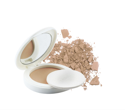 Lakme Perfect Radiance Compact SPF 23 - Beige Honey 05 (8gm)